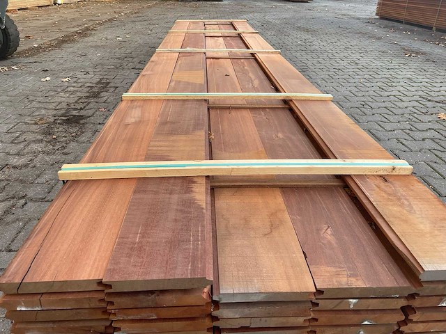 Massaranduba damwand-/ paardenbox profiel 3000x195x28mm (14x) - afbeelding 1 van  4