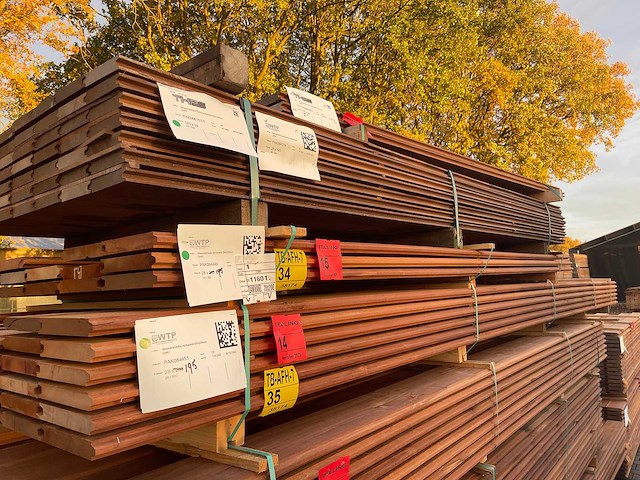 Massaranduba damwand-/ paardenbox profiel 3000x195x28mm (14x) - afbeelding 4 van  4