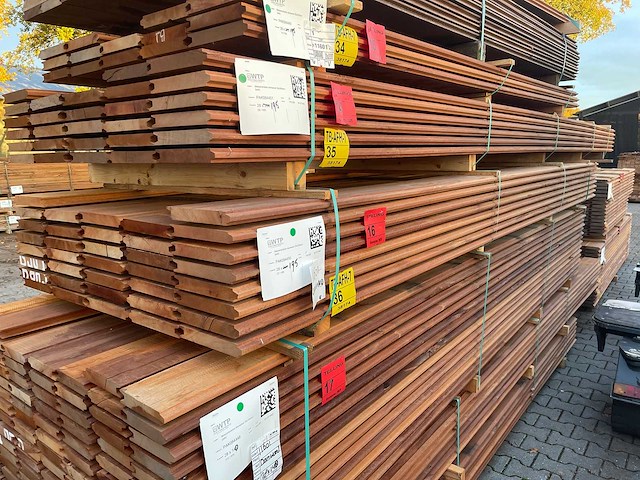 Massaranduba damwand-/ paardenbox profiel 4000x195x28mm (37x) - afbeelding 4 van  4