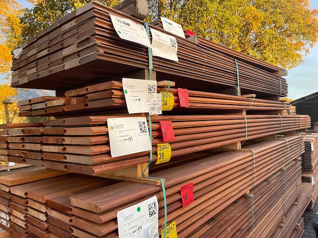 Massaranduba damwand-/ paardenbox profiel 5000x195x28mm (28x) - afbeelding 4 van  4