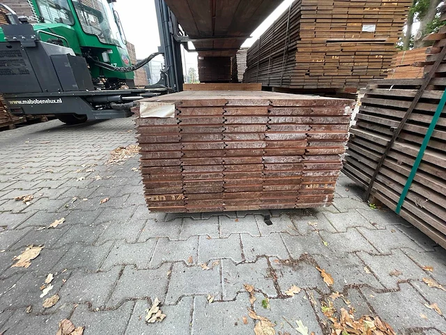 Massaranduba damwand- / paardenbox profiel 5000x200x28mm (75x) - afbeelding 2 van  3