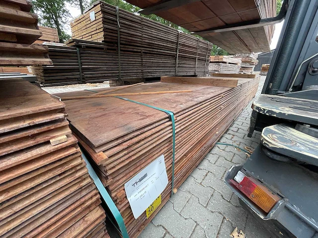 Massaranduba damwand- / paardenbox profiel 5000x200x28mm (75x) - afbeelding 3 van  3