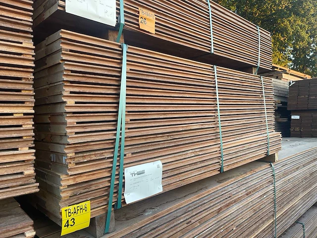 Massaranduba damwand -/paardenboxprofiel 2000x145x28mm (133x) - afbeelding 4 van  4
