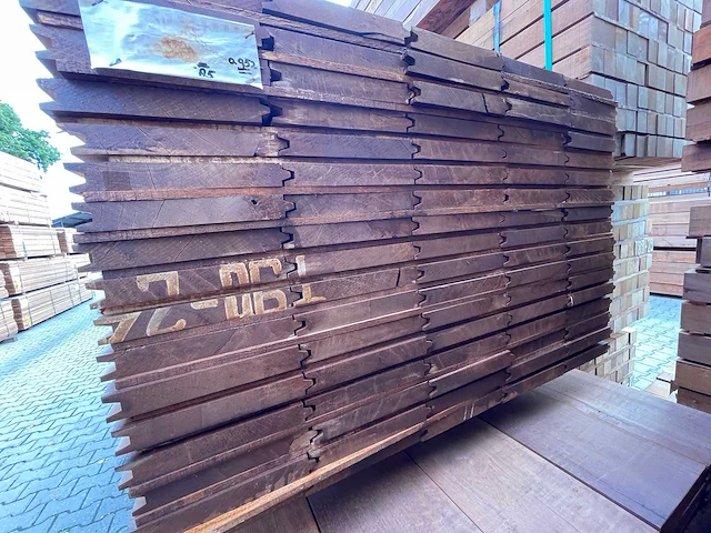 Massaranduba damwand- /paardenboxprofiel 2000x200x28mm (85x) - afbeelding 3 van  3