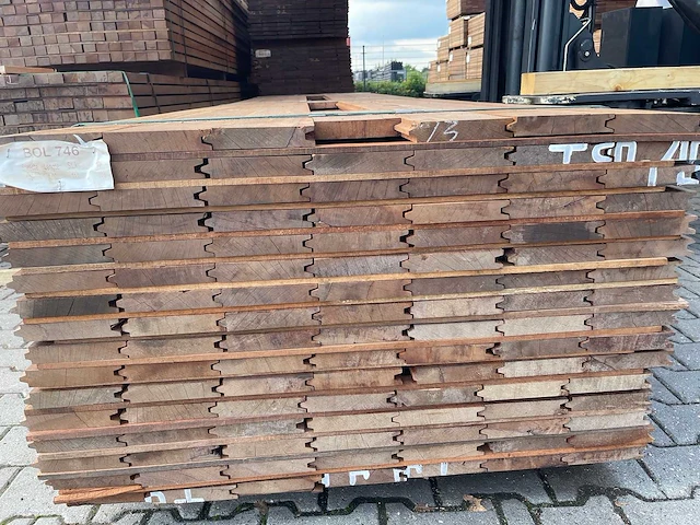 Massaranduba damwand- /paardenboxprofiel 4000x145x28mm (50x) - afbeelding 3 van  3