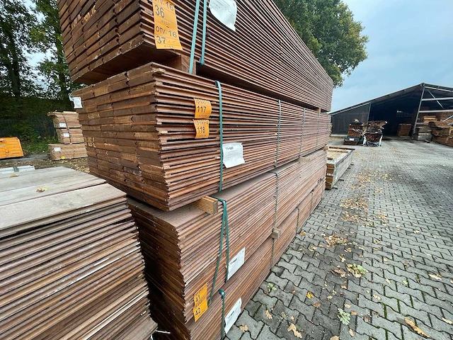 Massaranduba damwand-/ paardenboxprofiel 4000x200x28mm (40x) - afbeelding 4 van  4