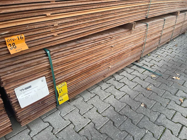 Massaranduba damwand -/paardenboxprofiel 5000x200x28mm (38x) - afbeelding 4 van  4