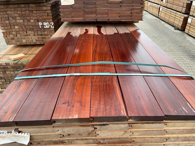 Massaranduba damwand 4000x145x28mm (73x) - afbeelding 1 van  3