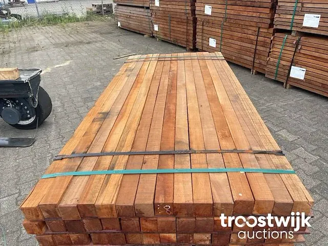 Massaranduba hardhouten balken 60x60mm, lengte 250cm - afbeelding 1 van  3