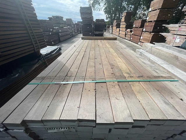 Massaranduba hardhouten planken geschaafd 45x65mm, lengte 215cm (84x) - afbeelding 1 van  3