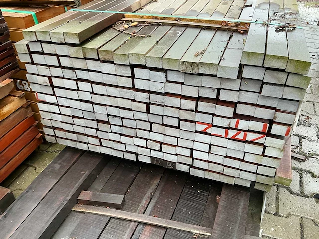 Massaranduba hardhouten regels geschaafd 35x55mm, lengte 275cm (195x) - afbeelding 2 van  3