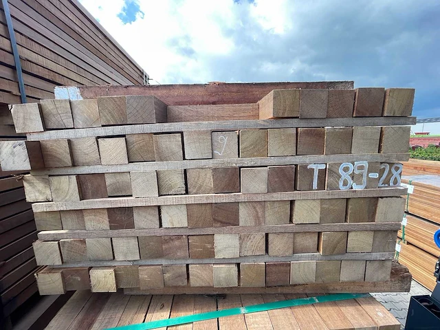 Massaranduba palen fijnbezaagd 1850-2150x68x68mm (80x) - afbeelding 3 van  3