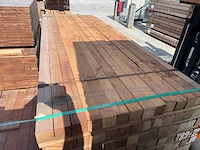 Massaranduba palen fijnbezaagd 2750-3050x70x70mm (104x) - afbeelding 1 van  4