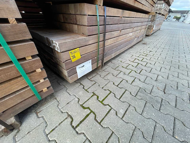 Massaranduba palen fijnbezaagd 2750-3050x70x70mm (104x) - afbeelding 4 van  4