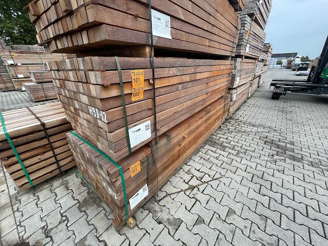 Massaranduba palen fijnbezaagd 2750x60x60mm (65x) - afbeelding 4 van  4