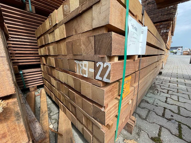 Massaranduba palen fijnbezaagd 2750x70x70mm (112x) - afbeelding 3 van  3