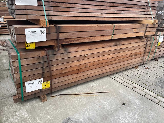 Massaranduba palen fijnbezaagd 3050x60x60mm (135x) - afbeelding 4 van  4