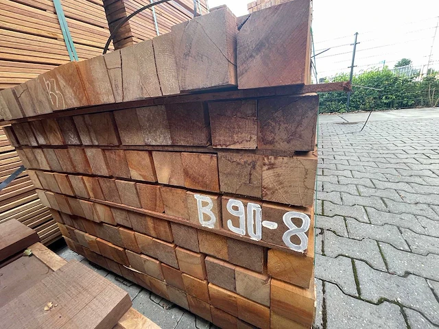 Massaranduba palen fijnbezaagd 3050x70x70mm (104x) - afbeelding 3 van  3