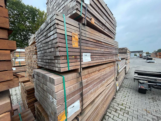 Massaranduba regels fijnbezaagd 2500x60x40mm (105x) - afbeelding 4 van  4