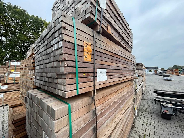 Massaranduba regels fijnbezaagd 2500x60x40mm (105x) - afbeelding 4 van  4