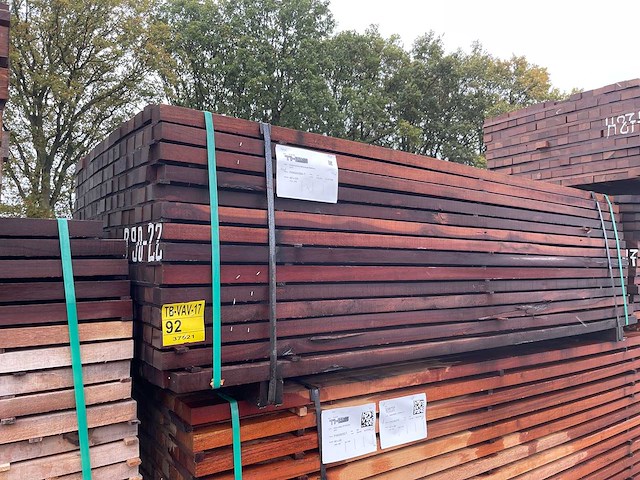 Massaranduba regels fijnbezaagd 2500x60x40mm (210x) - afbeelding 4 van  4