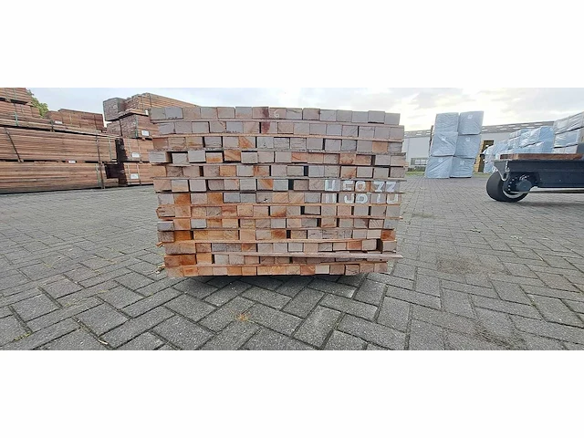 Massaranduba regels fijnbezaagd 4000x60x40mm (210x) - afbeelding 3 van  4