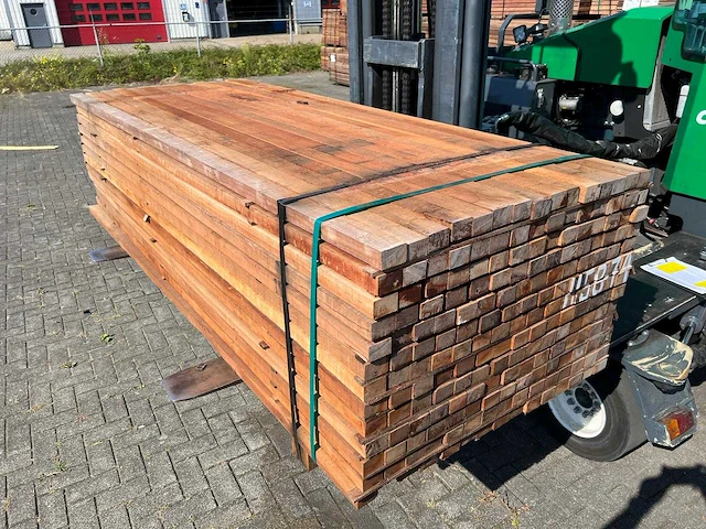 Massaranduba regels fijnbezaagd 5000x60x40mm (105x) - afbeelding 2 van  4