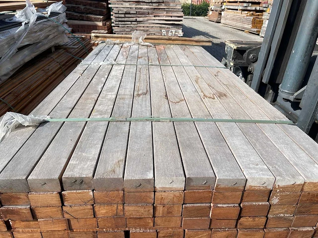 Massaranduba regels geschaafd 2150x70x40mm (117x) - afbeelding 1 van  3