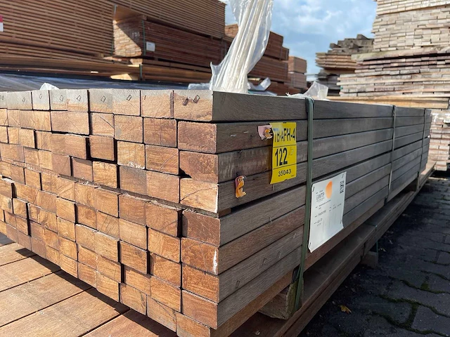 Massaranduba regels geschaafd 2150x70x40mm (117x) - afbeelding 2 van  3