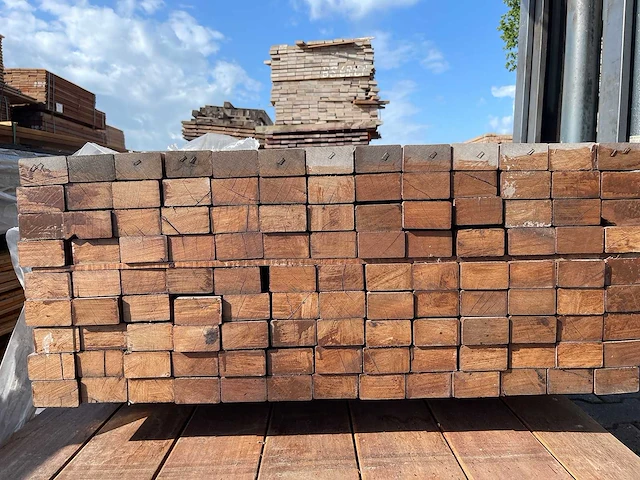Massaranduba regels geschaafd 2150x70x40mm (117x) - afbeelding 3 van  3