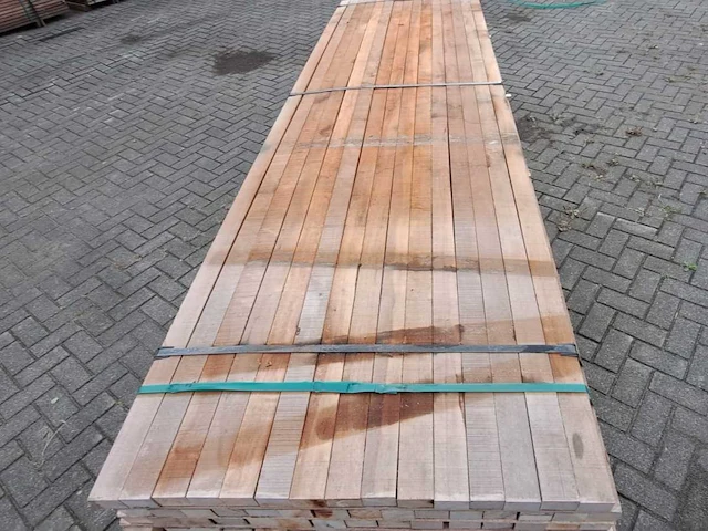 Massaranduba regels geschaafd 2500x60x40mm (105x) - afbeelding 1 van  4