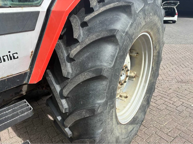 Massey ferguson - 1990 - 3125 - tweewielaangedreven landbouwtractor - afbeelding 8 van  56