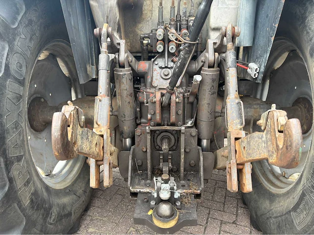 Massey ferguson - 1990 - 3125 - tweewielaangedreven landbouwtractor - afbeelding 26 van  56