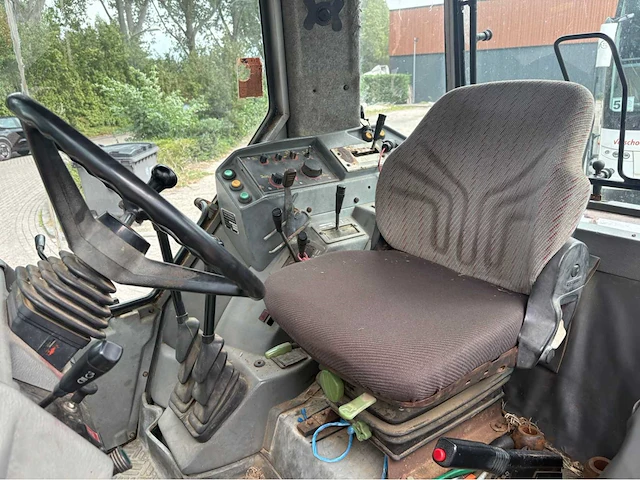 Massey ferguson - 1990 - 3125 - tweewielaangedreven landbouwtractor - afbeelding 37 van  56