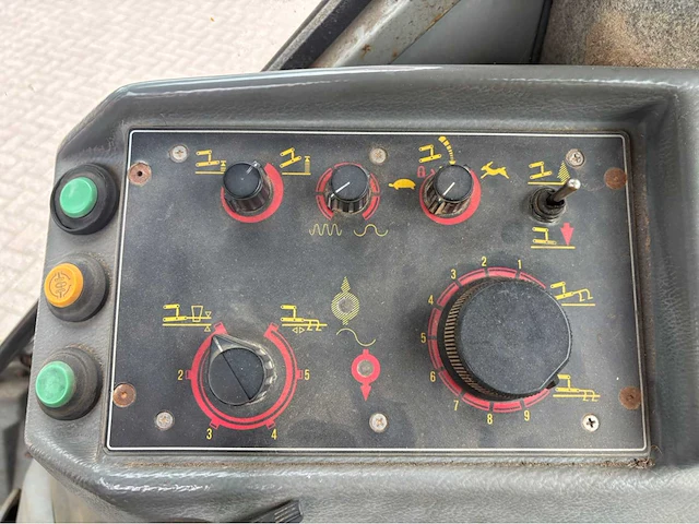 Massey ferguson - 1990 - 3125 - tweewielaangedreven landbouwtractor - afbeelding 42 van  56