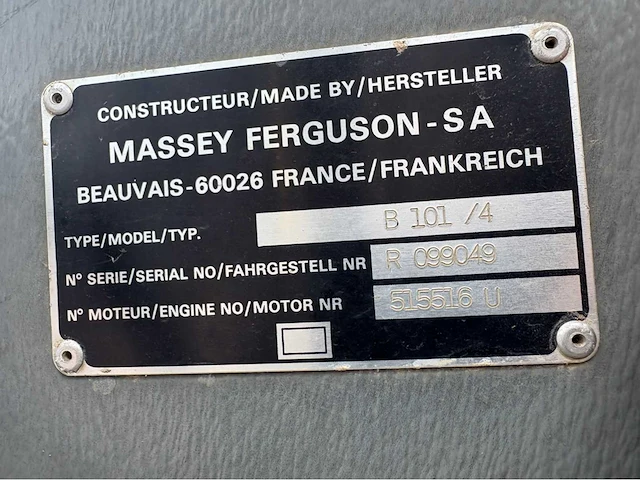 Massey ferguson - 1990 - 3125 - tweewielaangedreven landbouwtractor - afbeelding 52 van  56