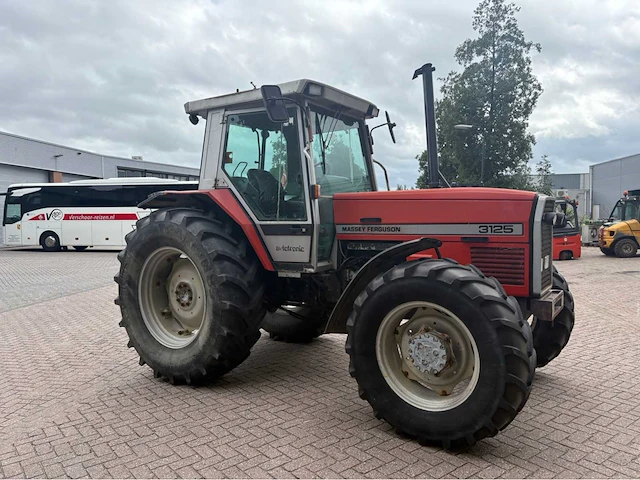 Massey ferguson - 1990 - 3125 - tweewielaangedreven landbouwtractor - afbeelding 2 van  56