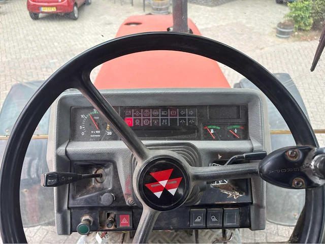 Massey ferguson - 1990 - 3125 - tweewielaangedreven landbouwtractor - afbeelding 39 van  56
