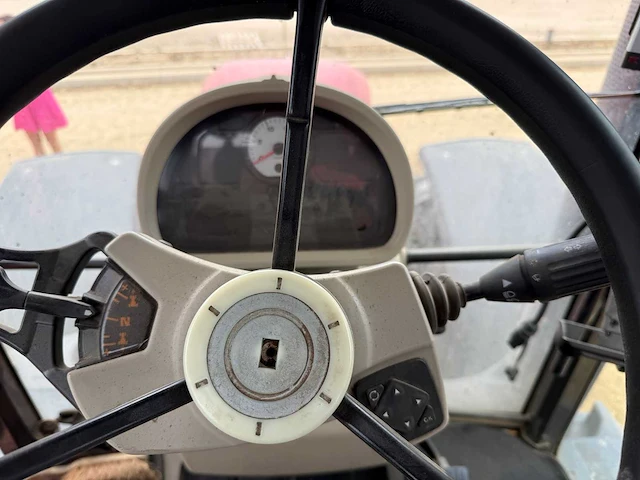 Massey-ferguson - 2019 - 7724s - dyna vt transmissie - vierwielaangedreven landbouwtractor - afbeelding 4 van  20