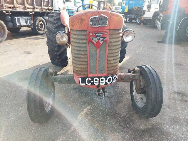 Massey ferguson - 65 - oldtimer tractor - afbeelding 2 van  4