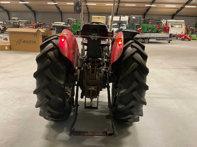 Massey ferguson 165 smalspoor oldtimer tractor - afbeelding 15 van  18