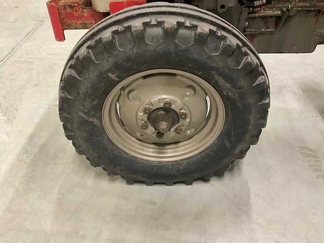 Massey ferguson 165 smalspor oldtimer tractor - afbeelding 8 van  18