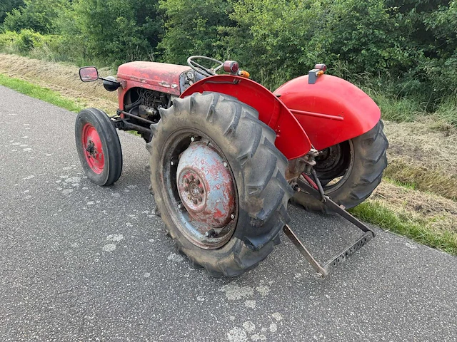 Massey ferguson 20 oldtimer tractor - afbeelding 4 van  9