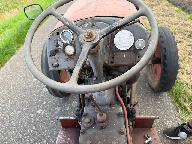Massey ferguson 20 oldtimer tractor - afbeelding 8 van  9