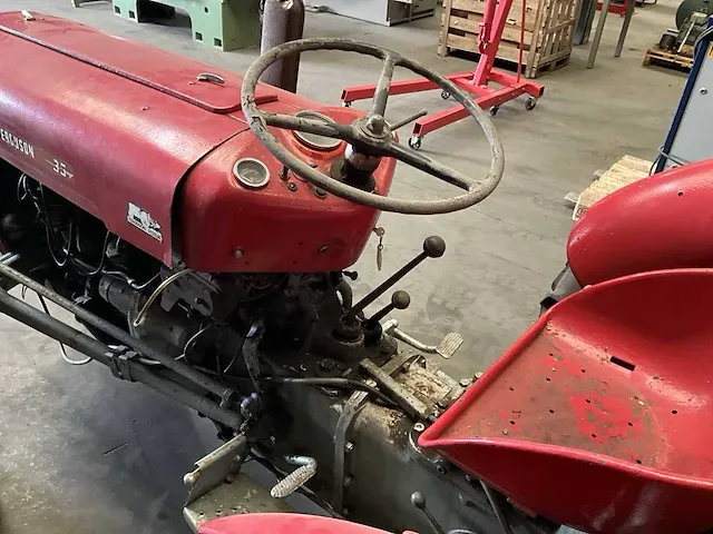 Massey ferguson 35 oldtimer tractor - afbeelding 5 van  15