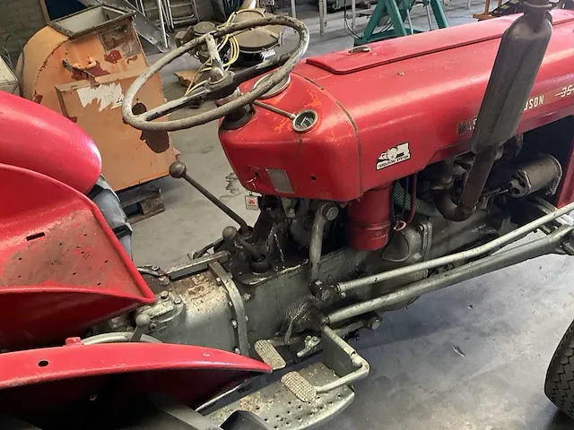 Massey ferguson 35 oldtimer tractor - afbeelding 6 van  15