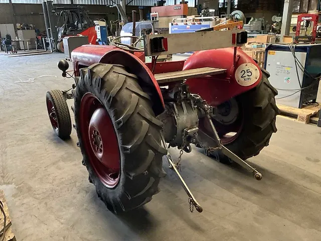 Massey ferguson 35 oldtimer tractor - afbeelding 11 van  15