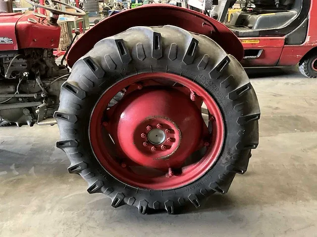 Massey ferguson 35 oldtimer tractor - afbeelding 15 van  15
