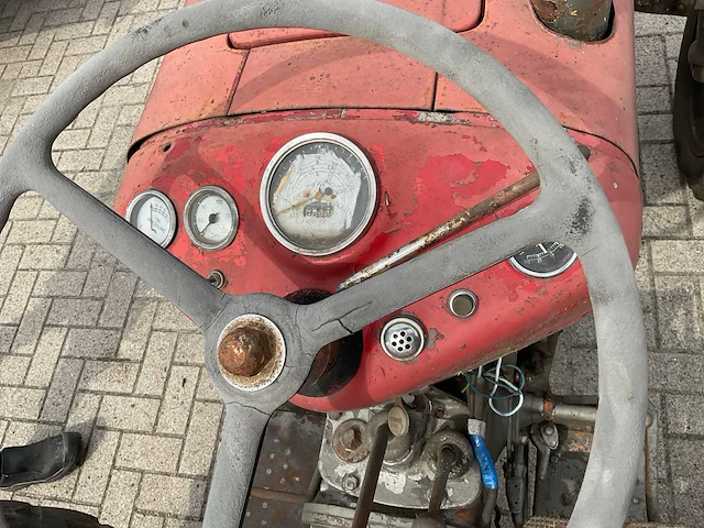 Massey ferguson 35 tweewielaangedreven landbouwtractor - afbeelding 11 van  20
