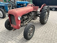 Massey ferguson 35 tweewielaangedreven landbouwtractor - afbeelding 1 van  20